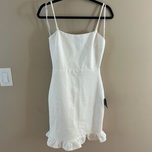 Brand new white Lulu’s mini pencil dress, pleated bottom